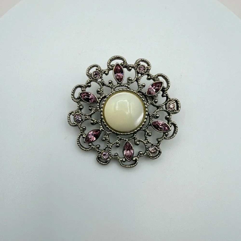 Vintage Mother Of Pearl‎ Rhinestone Glass Pink Ornate Filigree Brooch Pin Retro